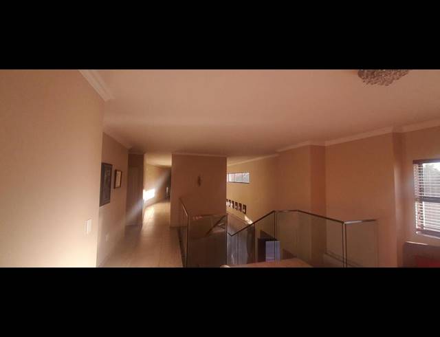6 BEDROOM HOUSE FOR SALE IN LINDEN